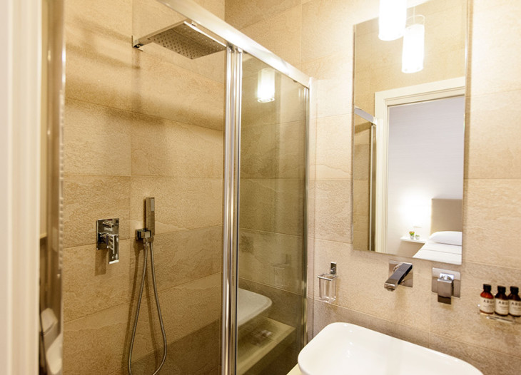 camera matrimoniale bagno